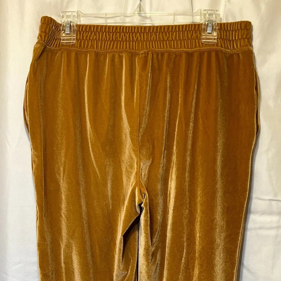 Fabletics Gold Luxe Velour Elastic Waist Tapered Leg Jogger Pants Women's Large - Picture 2 of 7